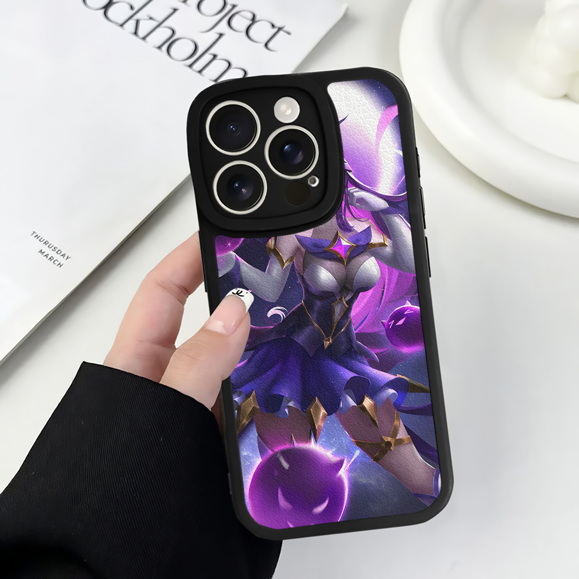 リーグ・オブ・レジェンド League of Legends LOL 【iPhone 16シリーズ対応】シリコンスマホケース（レザー調） 材質：シリコン